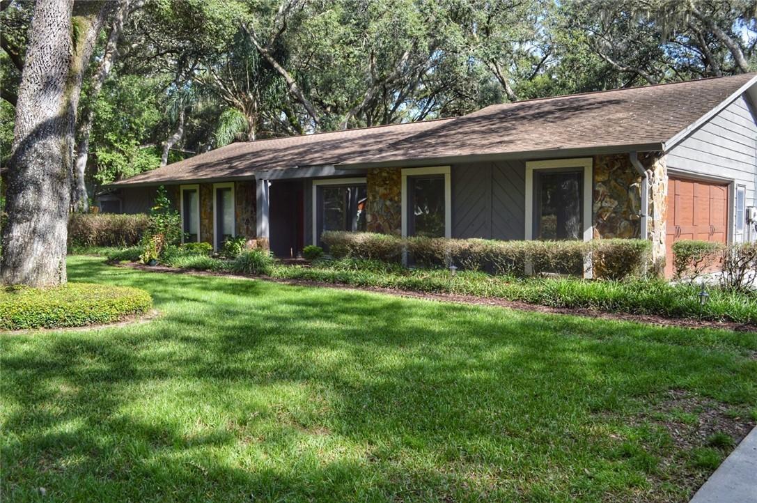 2504 High Oaks Ln., Lutz, FL 33559