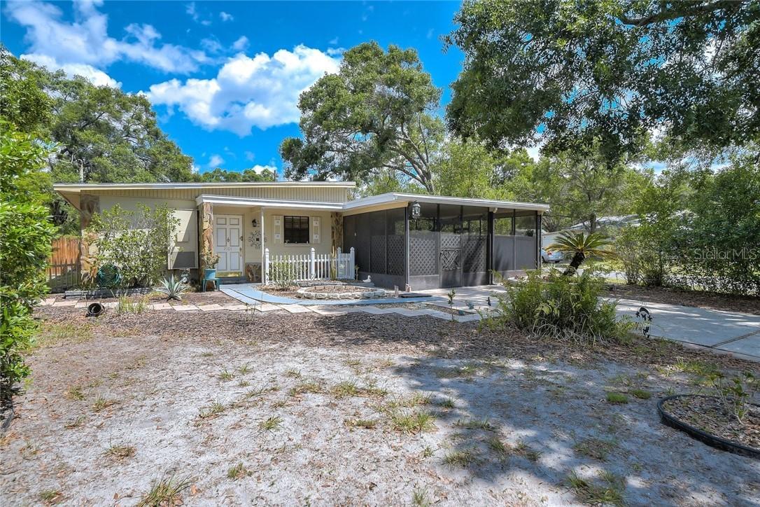 2101 W Norfolk St., Tampa, FL 33604