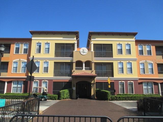 13941 Clubhouse Dr. #207, Tampa, FL 33618
