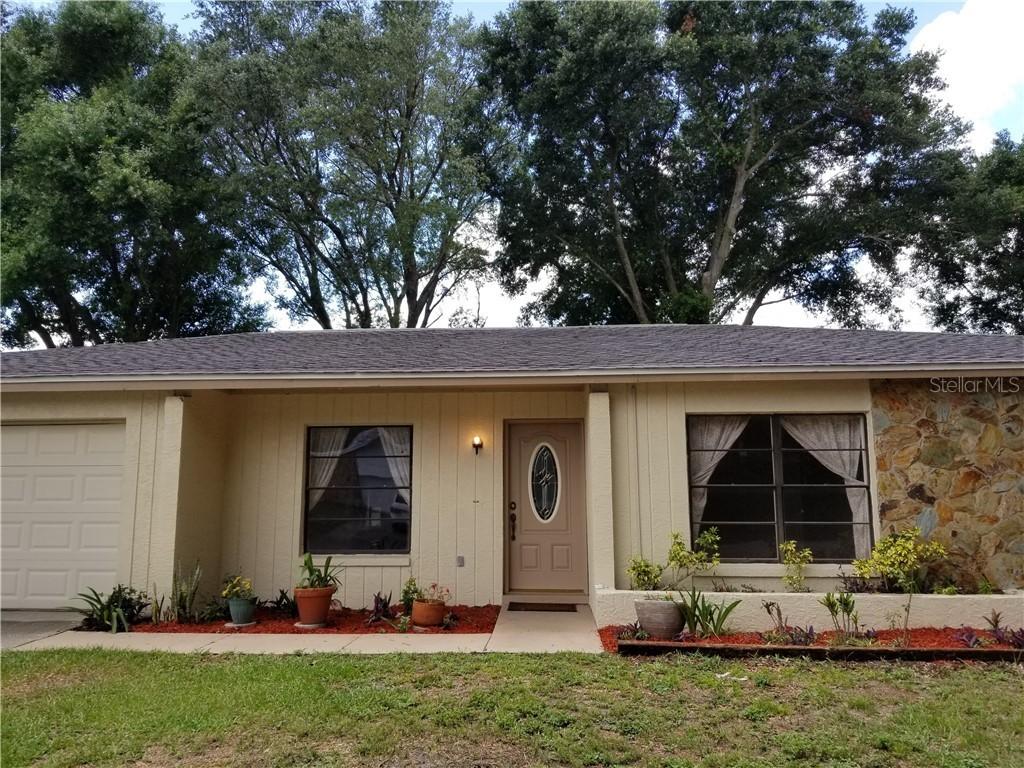 1515 Twin Palms Loop, Lutz, FL 33559