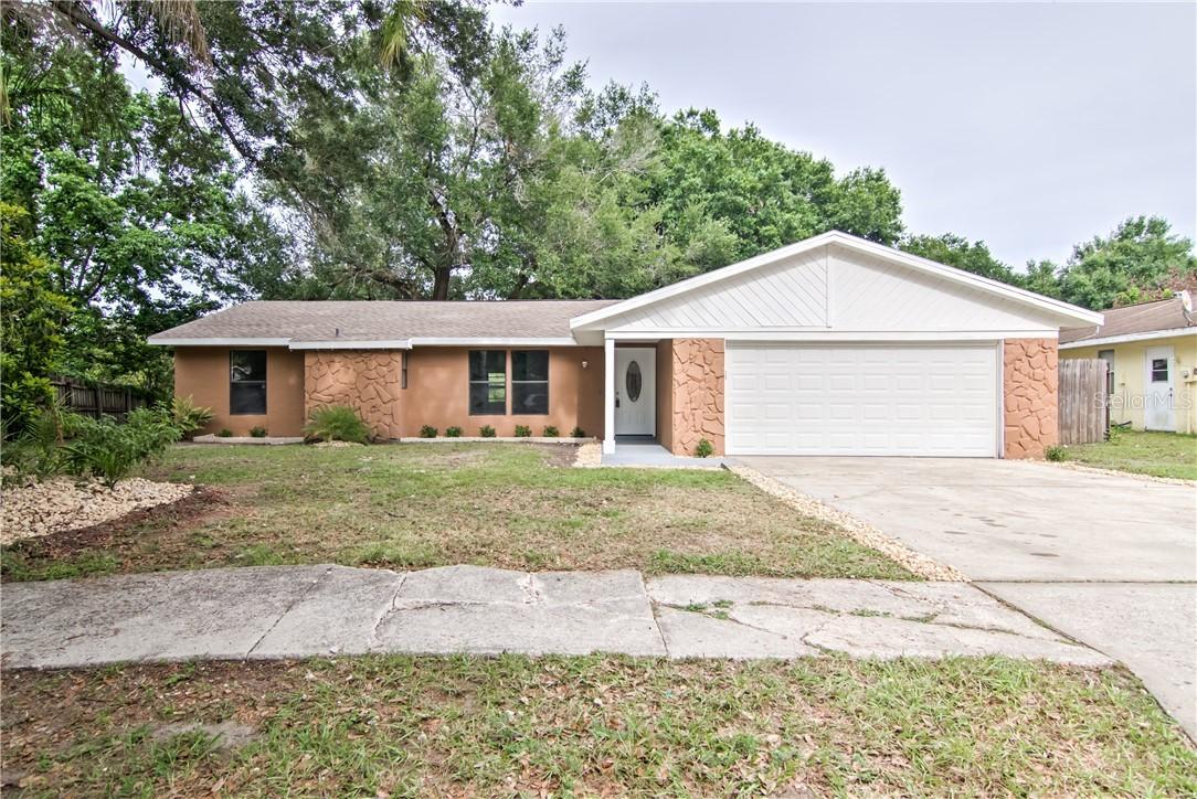 1417 Rustling Oaks Dr., Brandon, FL 33510