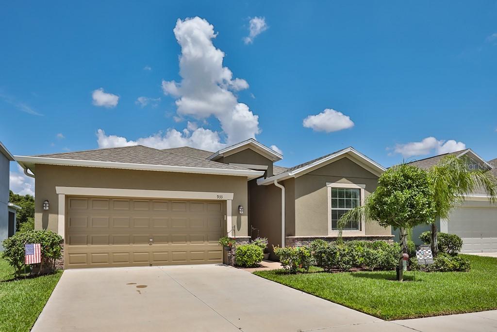 933 Meadow Glade Dr., Ruskin, FL 33570
