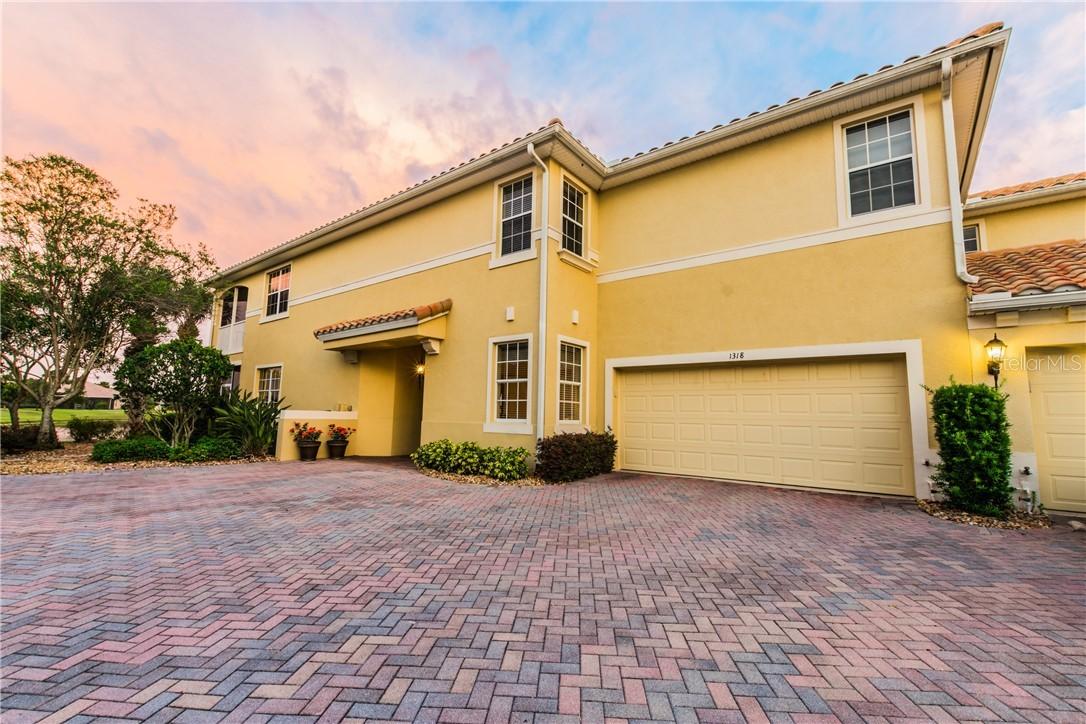 1318 Emerald Dunes Dr., Sun City Center, FL 33573