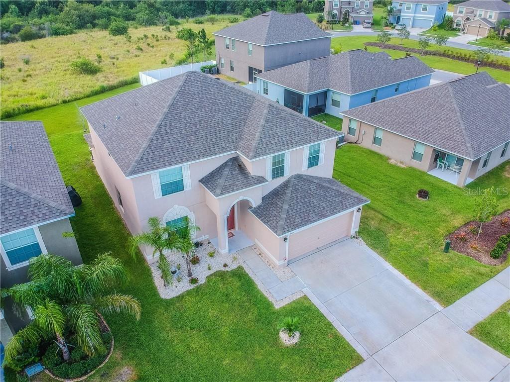 909 Meadow Glade Dr., Ruskin, FL 33570