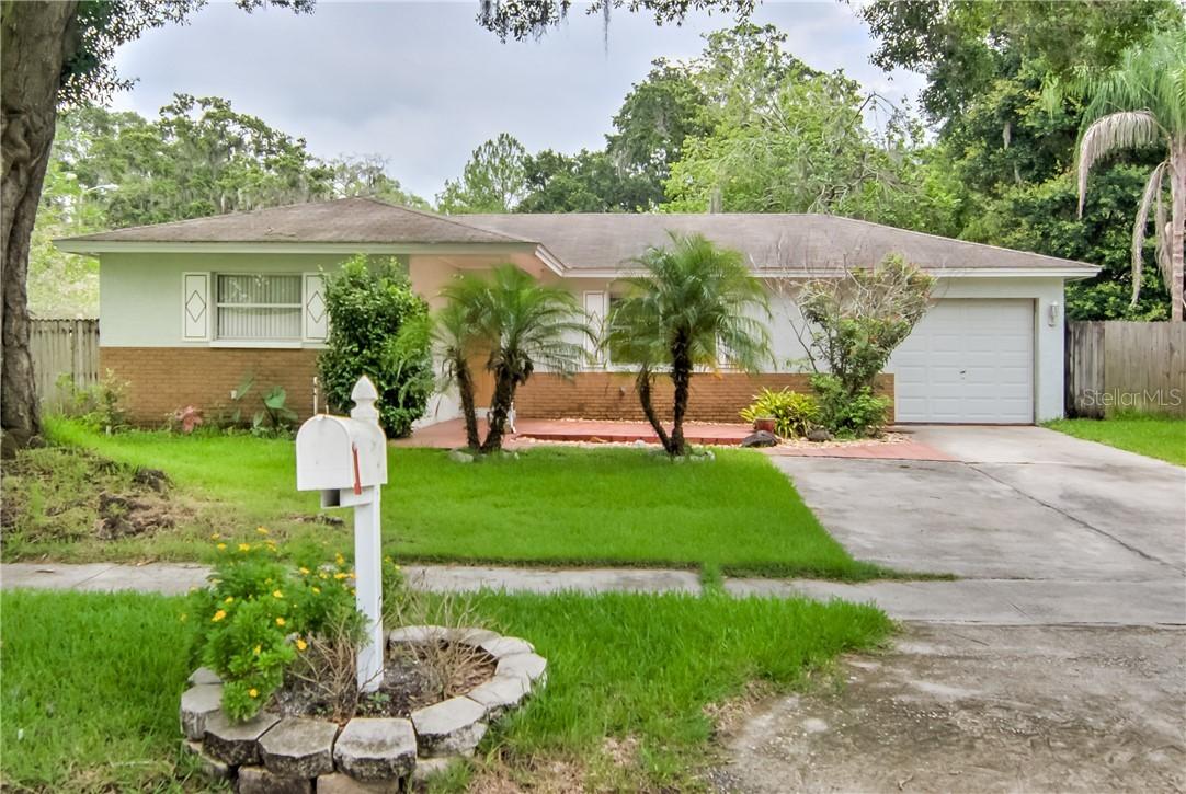 537 Robin Hill Cir., Brandon, FL 33510