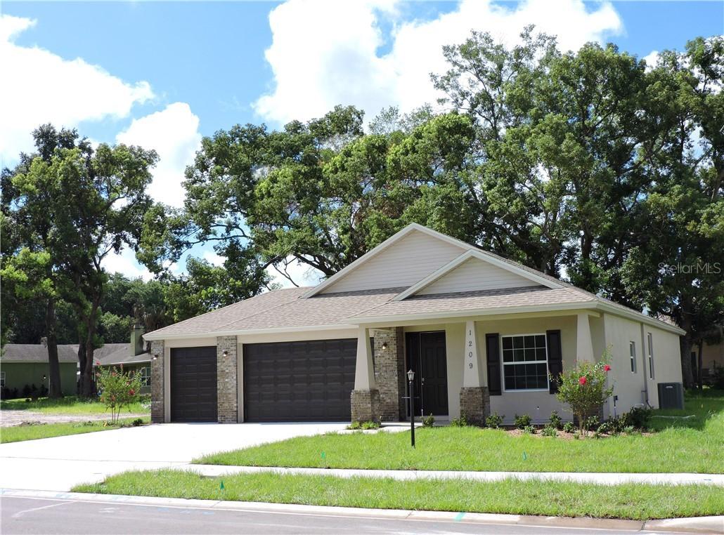 1209 Wild Daisy Dr., Plant City, FL 33563