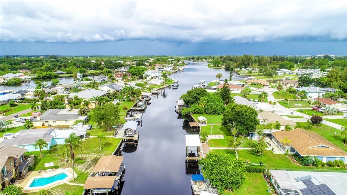 807 Blue Heron Blvd., Ruskin, FL 33570