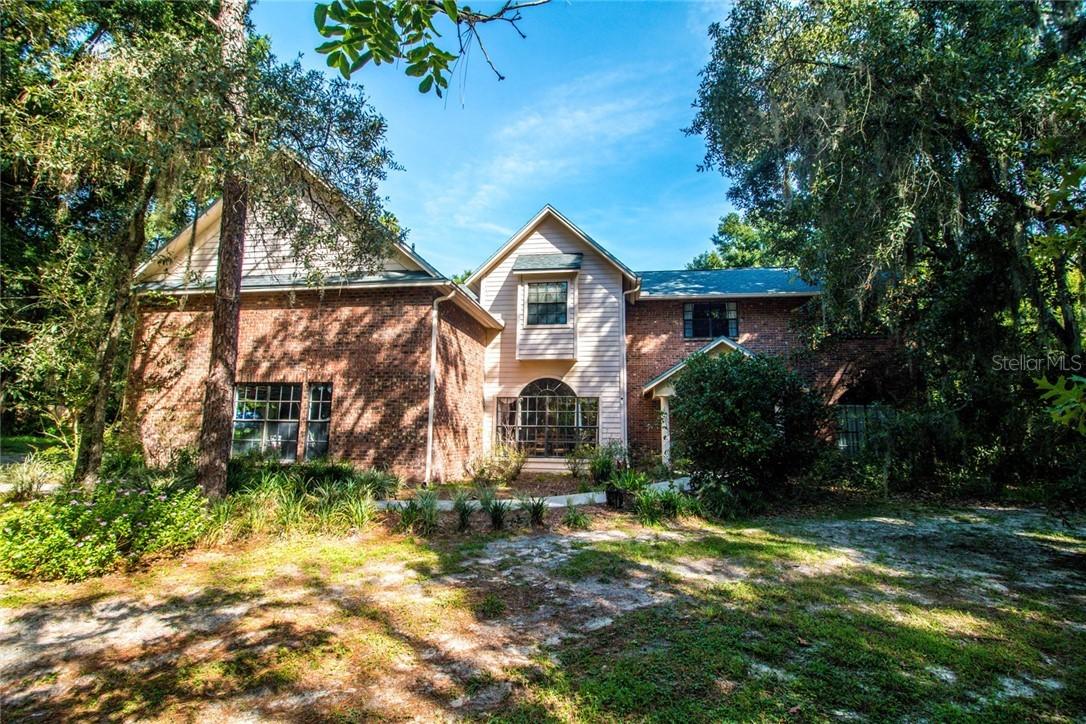 908 Oak Hollow Pl., Brandon, FL 33510
