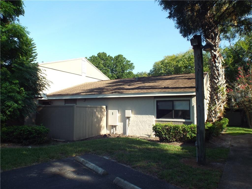 8008 Hibiscus Dr., Temple Terrace, FL 33637