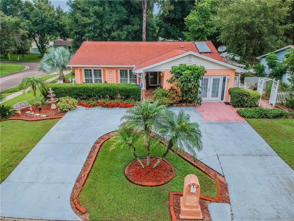 902 Pinemoor Ct., Brandon, FL 33511