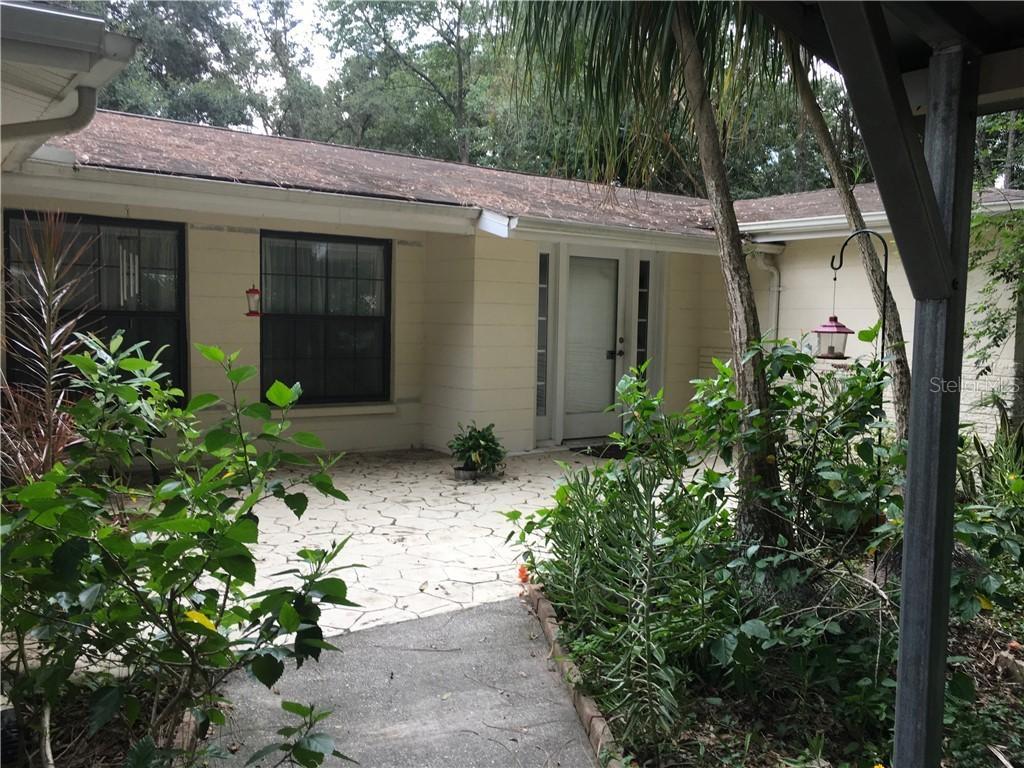 16117 W Lake Burrell Dr., Lutz, FL 33549