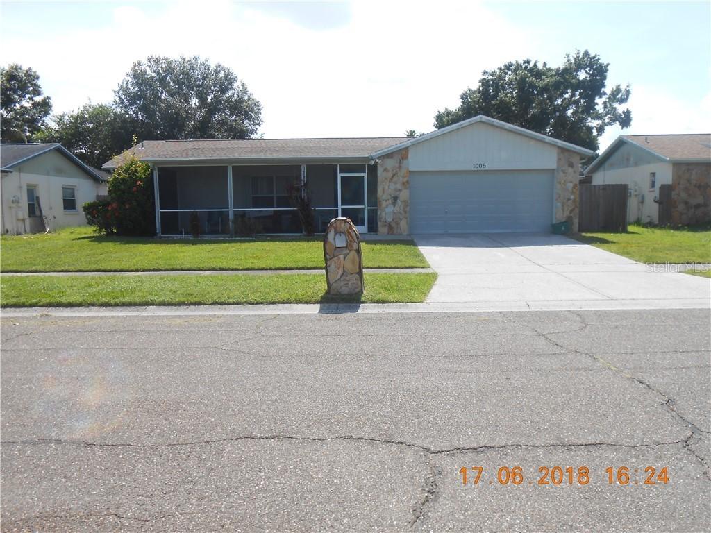 1005 Red Oak Cir., Brandon, FL 33511
