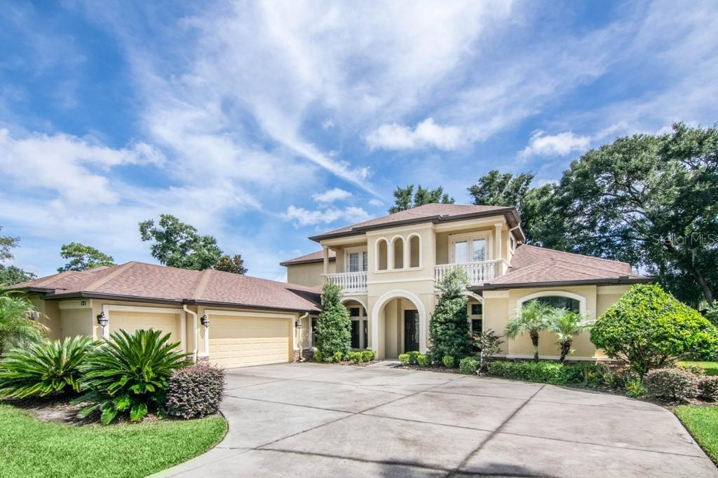 121 Falling Water Dr., Brandon, FL 33511