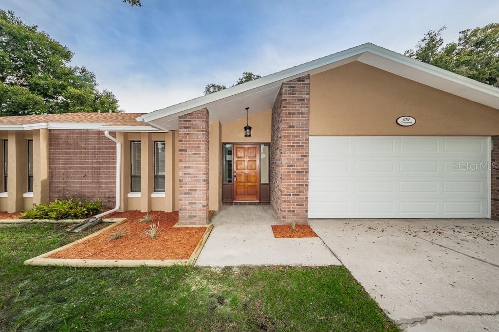 819 Crosswinds Dr., Brandon, FL 33511