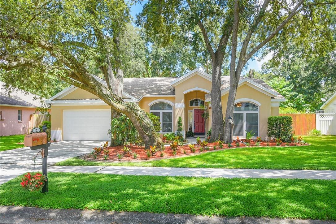 222 Bryan Oak Ave., Brandon, FL 33511