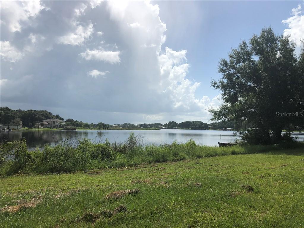 417 E County Line Rd., Lutz, FL 33549