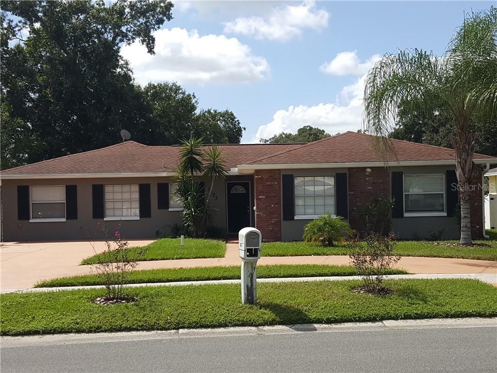 1023 Greenbriar Dr., Brandon, FL 33511