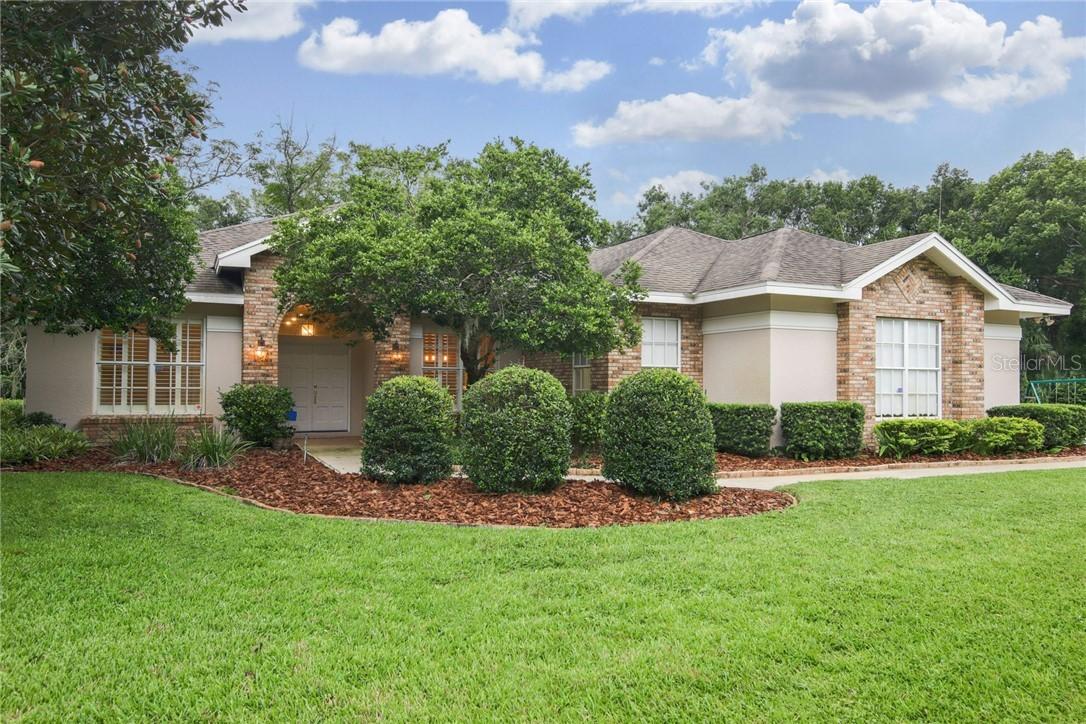 603 Surrey Ln., Lutz, FL 33549