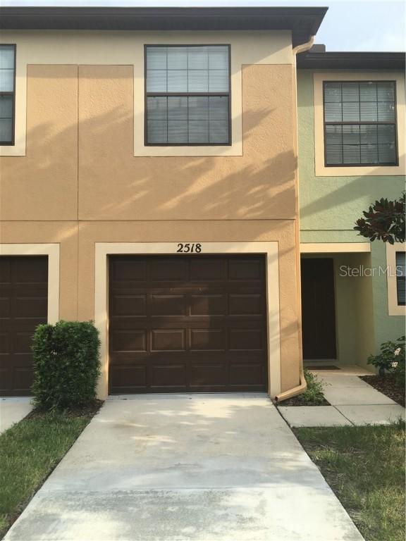 2518 Edgewater Falls Dr., Brandon, FL 33511