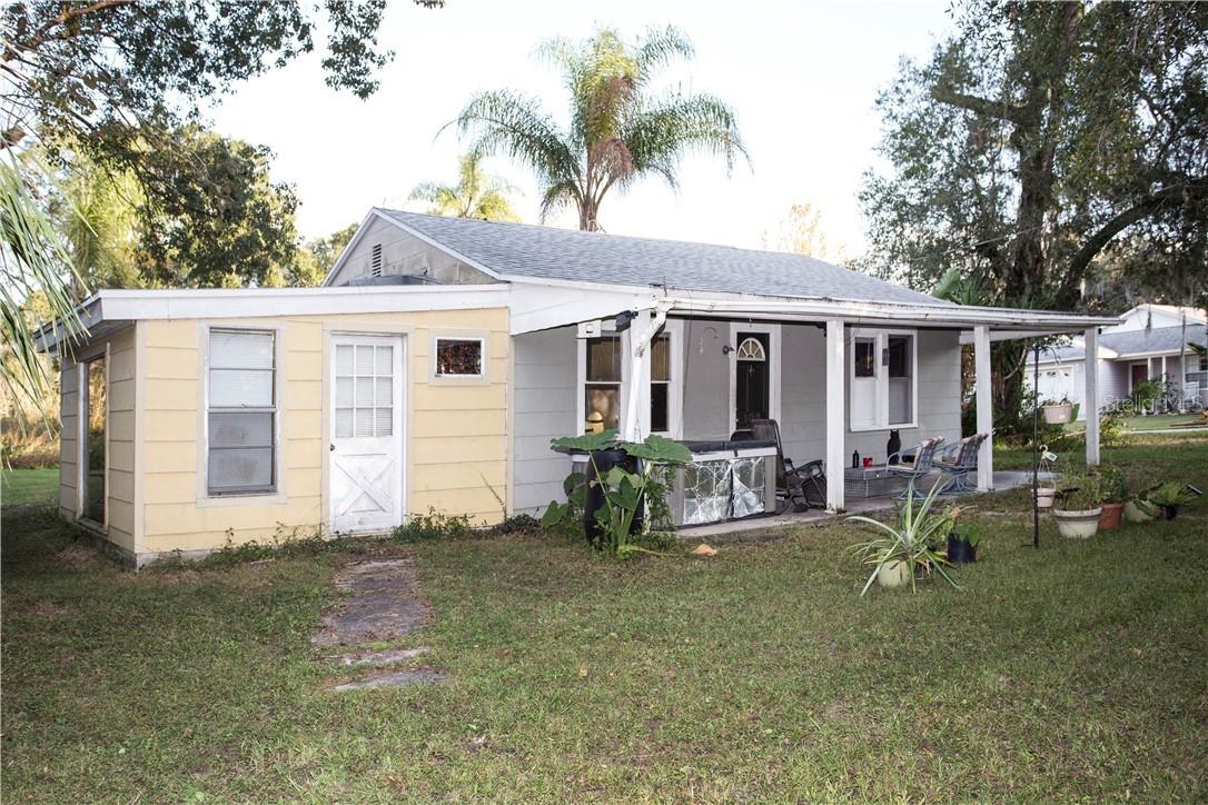 102 1st Ave., Lutz, FL 33549