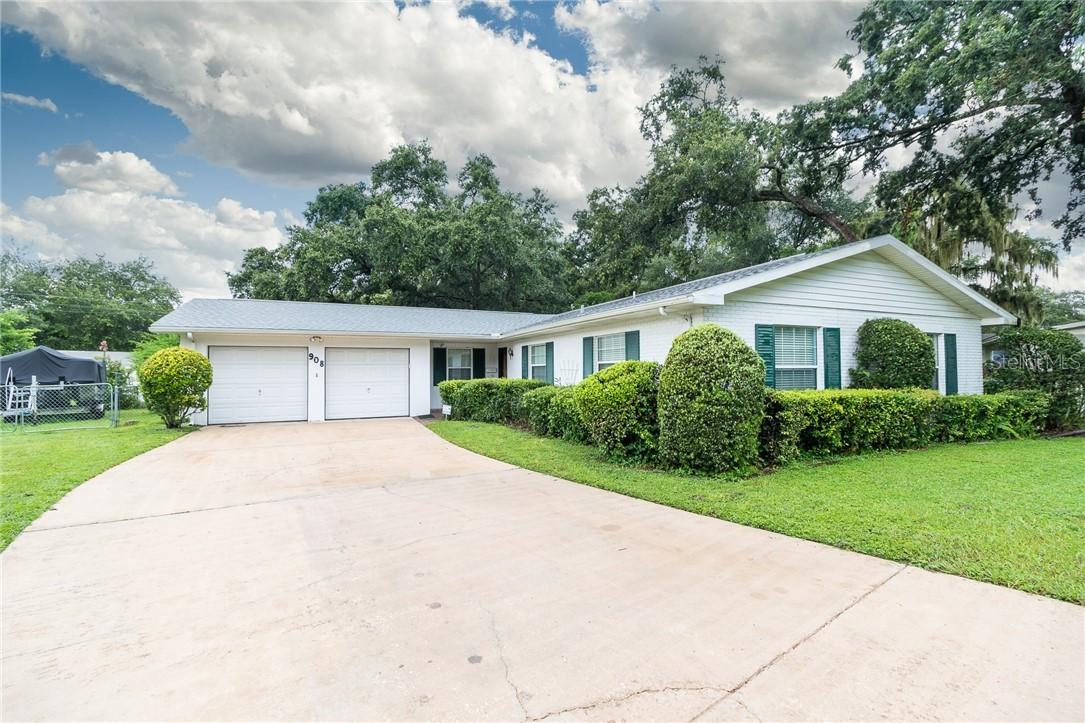 908 Edgedale Cir., Brandon, FL 33510