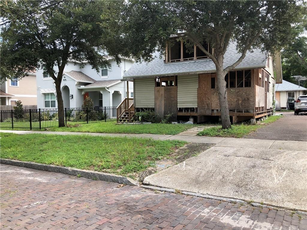 1017 Crescent Lake Dr., St Petersburg, FL 33701