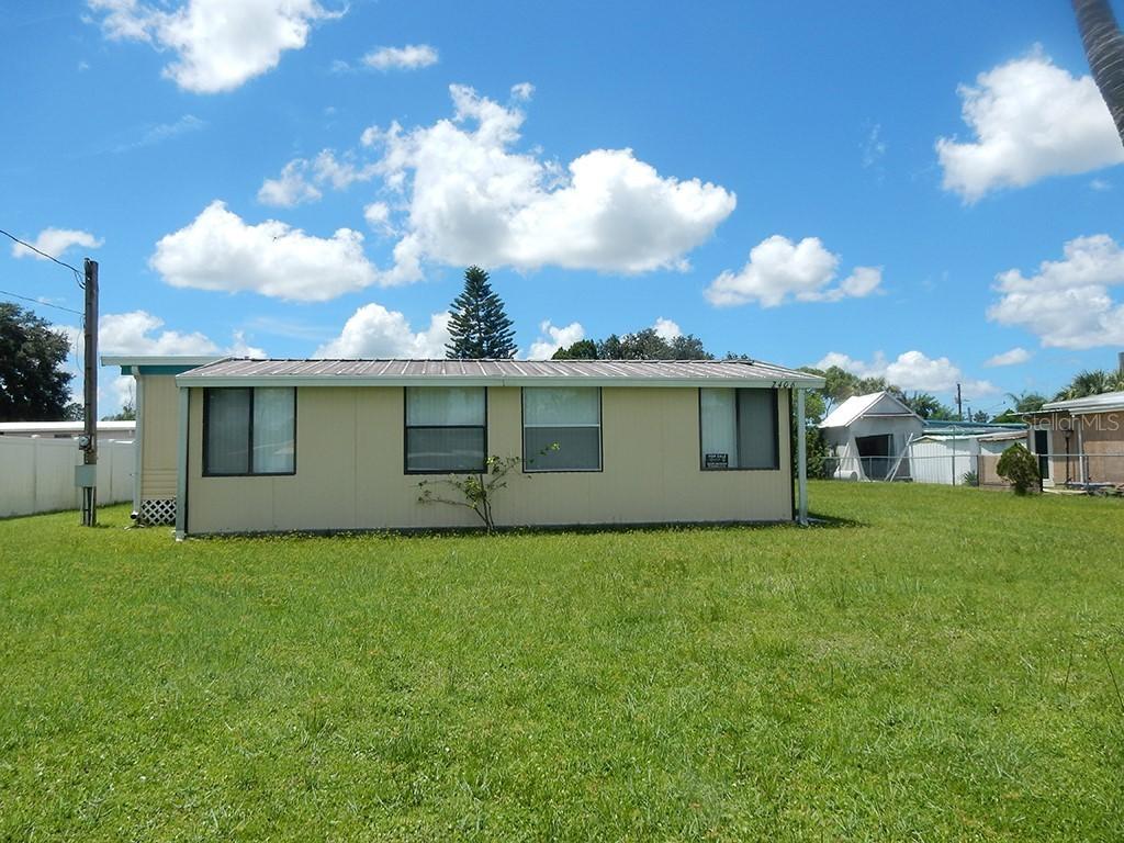 2406 Studio Blvd., Ruskin, FL 33570