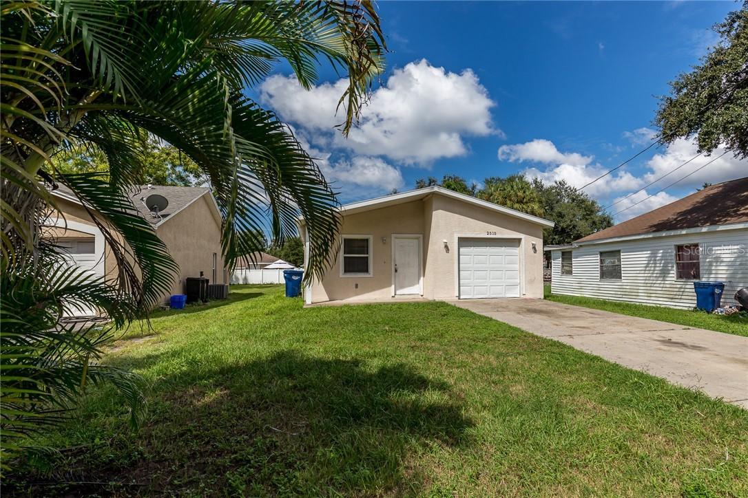2515 E 1st Ave., Palmetto, FL 34221
