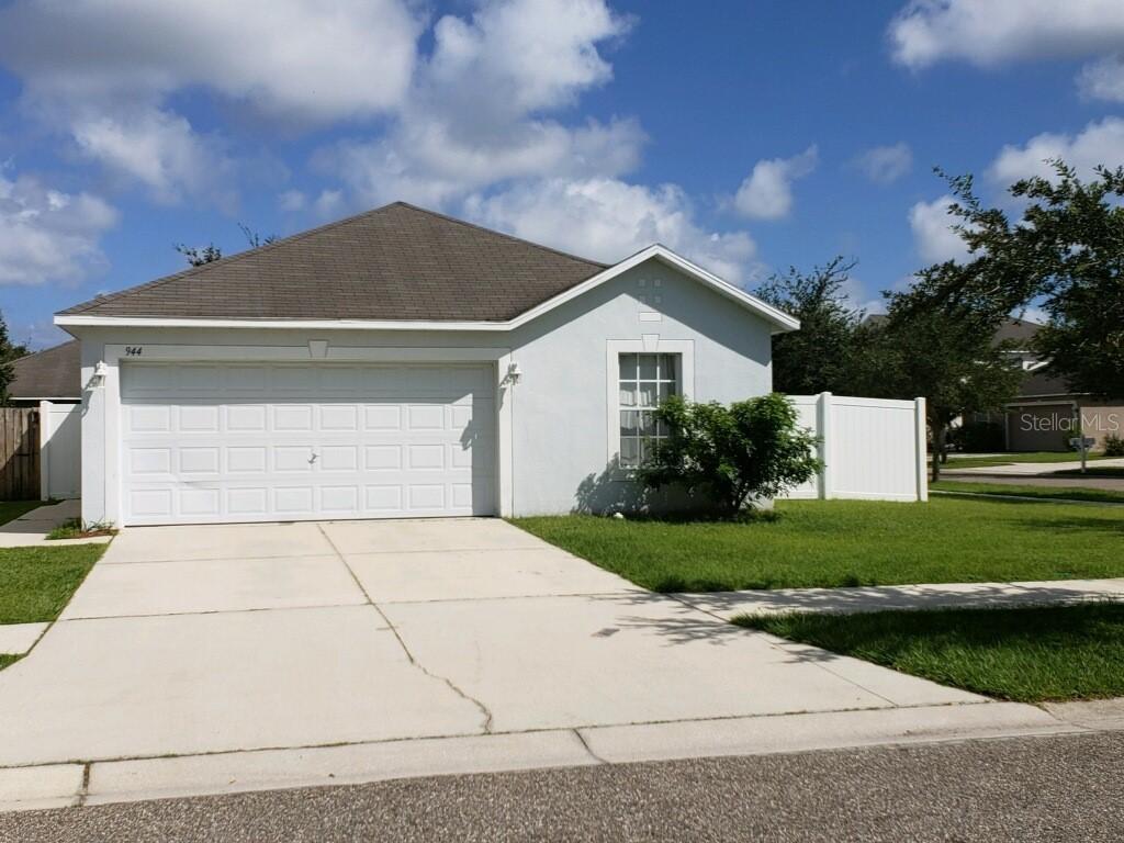 944 Brenton Leaf Dr., Ruskin, FL 33570