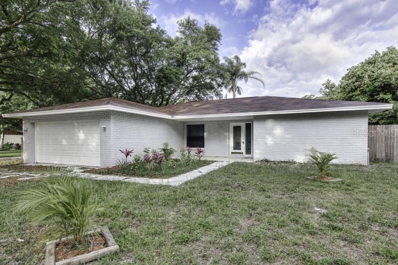 17502 Fallowfield Dr., Lutz, FL 33549