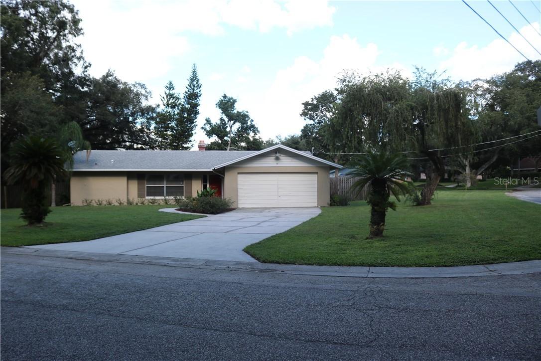 1605 Sunnyhills Dr., Brandon, FL 33510