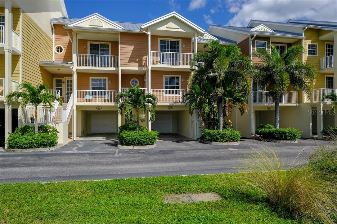 3265 Mangrove Point Dr., Ruskin, FL 33570