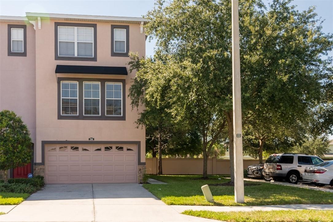 2566 Middleton Grove Dr., Brandon, FL 33511
