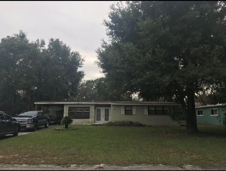 111 Oak Ridge Ave., Temple Terrace, FL 33617