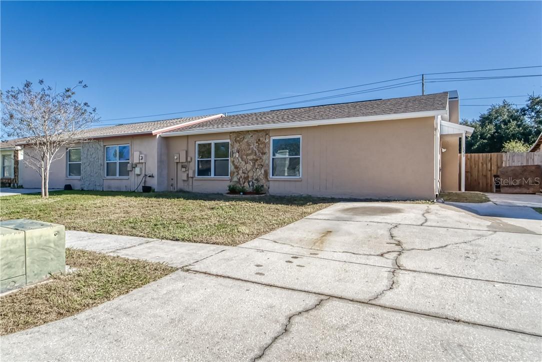 1239 Mohrlake Dr., Brandon, FL 33511