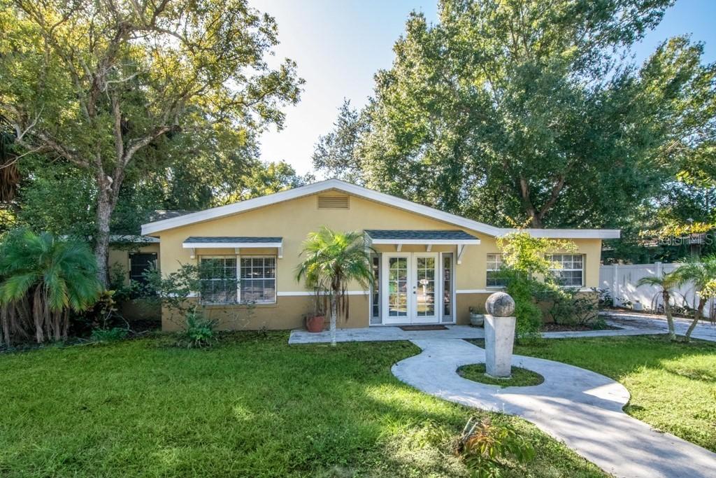 2806 West Bay Haven Drive, Tampa, FL 33611