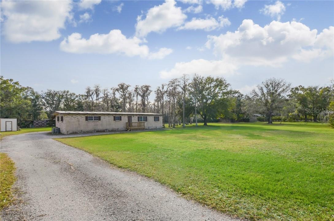 17930 Dogwood Dr., Lutz, FL 33558