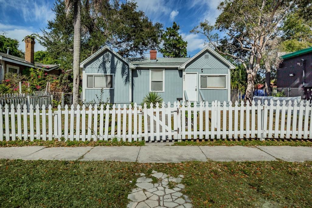 921 Melrose Ave., St Petersburg, FL 33705