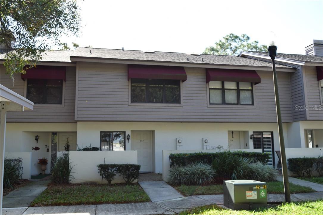 717 Oak Park Pl., Brandon, FL 33511