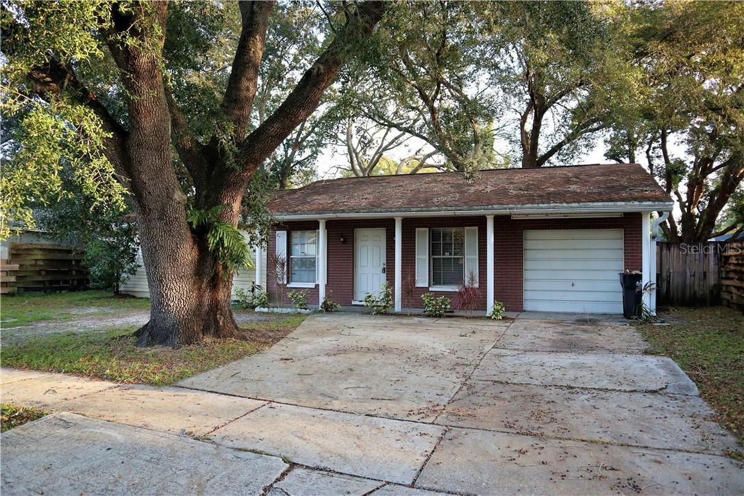 609 Briarcliff Dr., Valrico, FL 33594