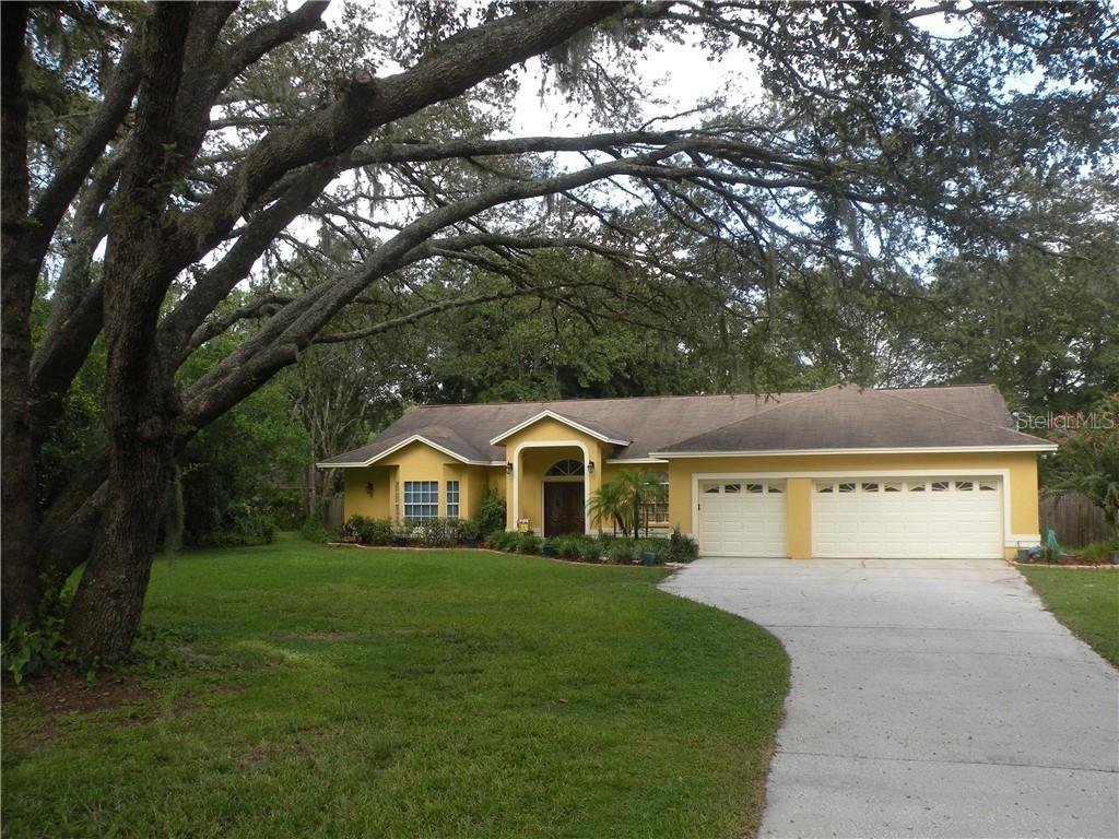 910 Rawlings Cir., Lutz, FL 33549