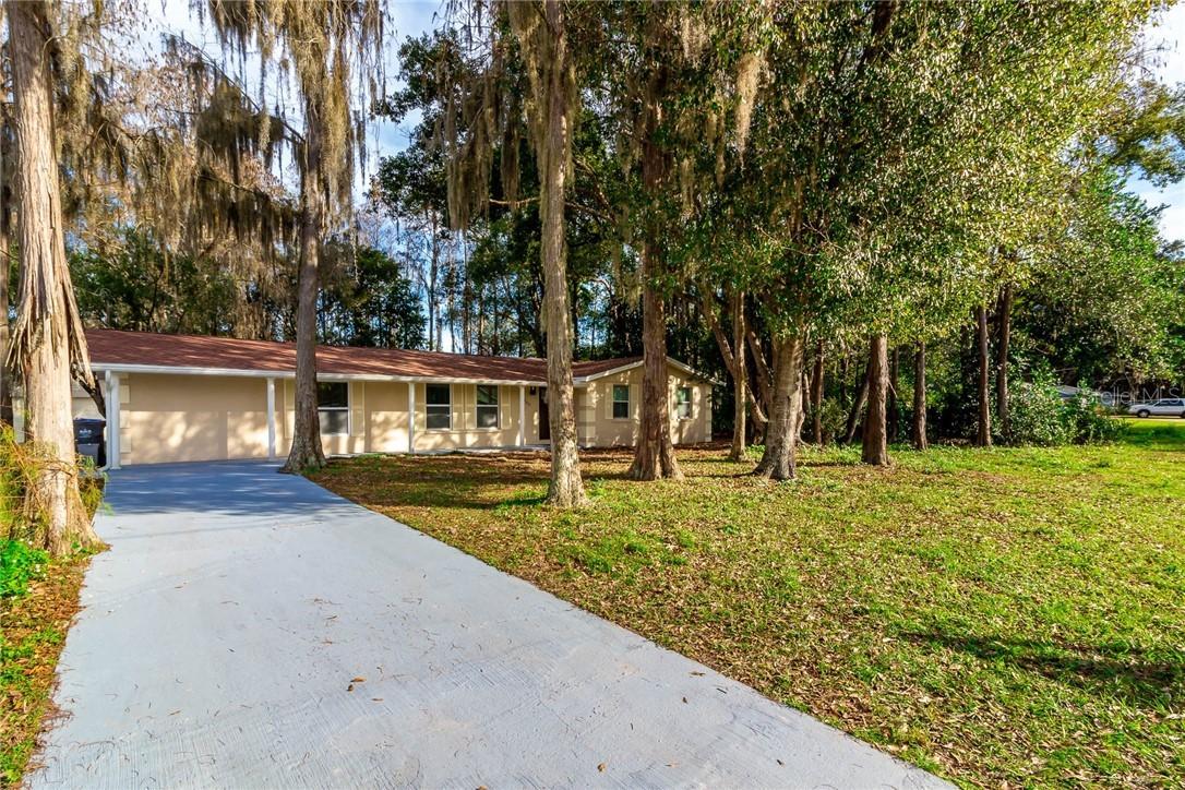 17203 Orangewood Dr., Lutz, FL 33548