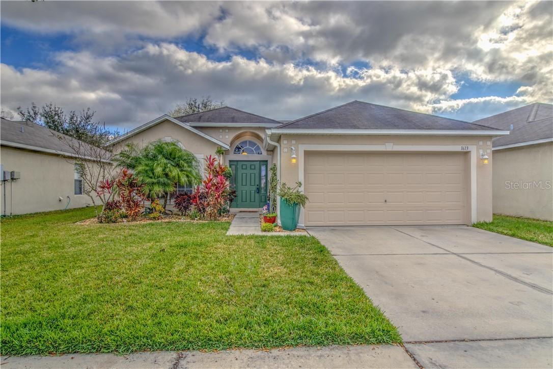 1613 Alhambra Crest Dr., Ruskin, FL 33570