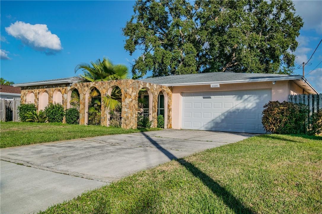 4425 13th Way, St Petersburg, FL 33703