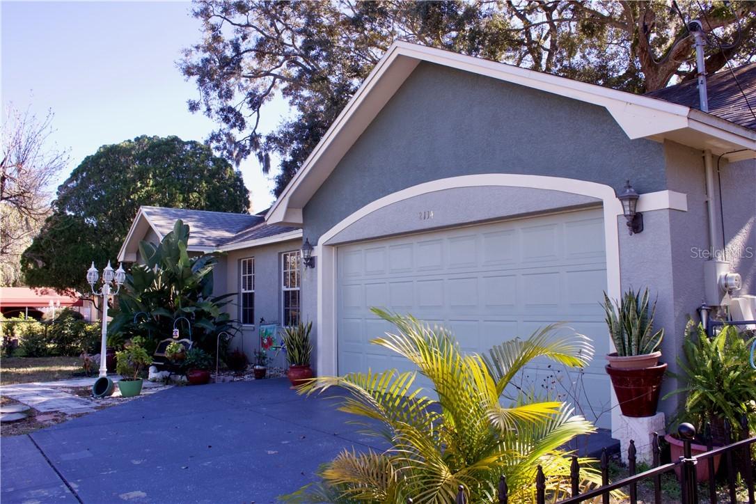 2114 W Hanna Ave., Tampa, FL 33604