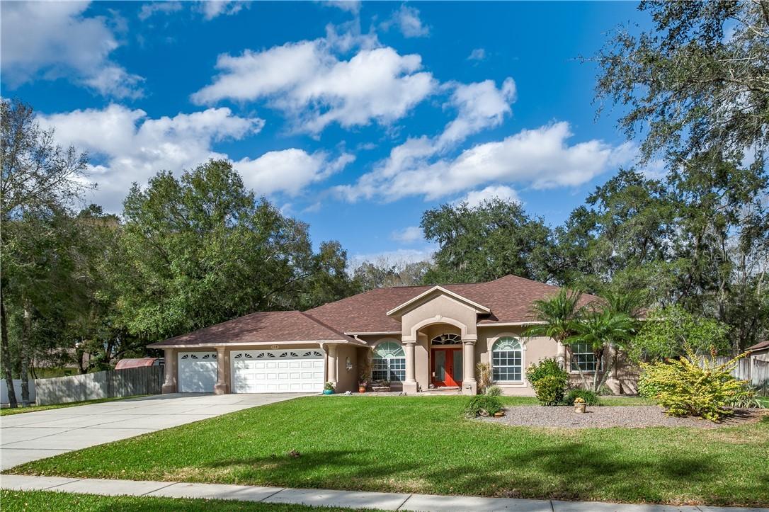124 Myrtle Ridge Rd., Lutz, FL 33549