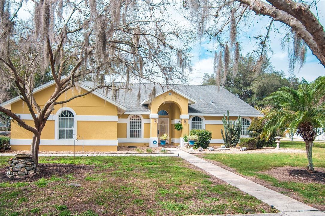 19502 Coachlight Way, Lutz, FL 33549