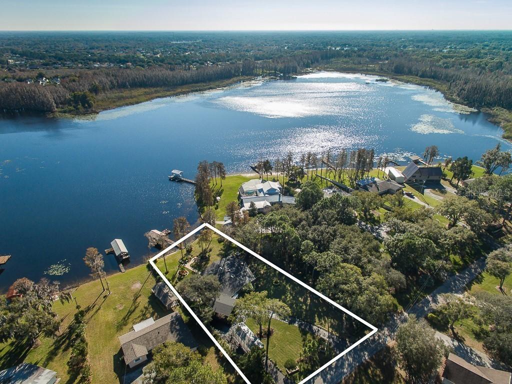 1724 Daiquiri Ln., Lutz, FL 33549