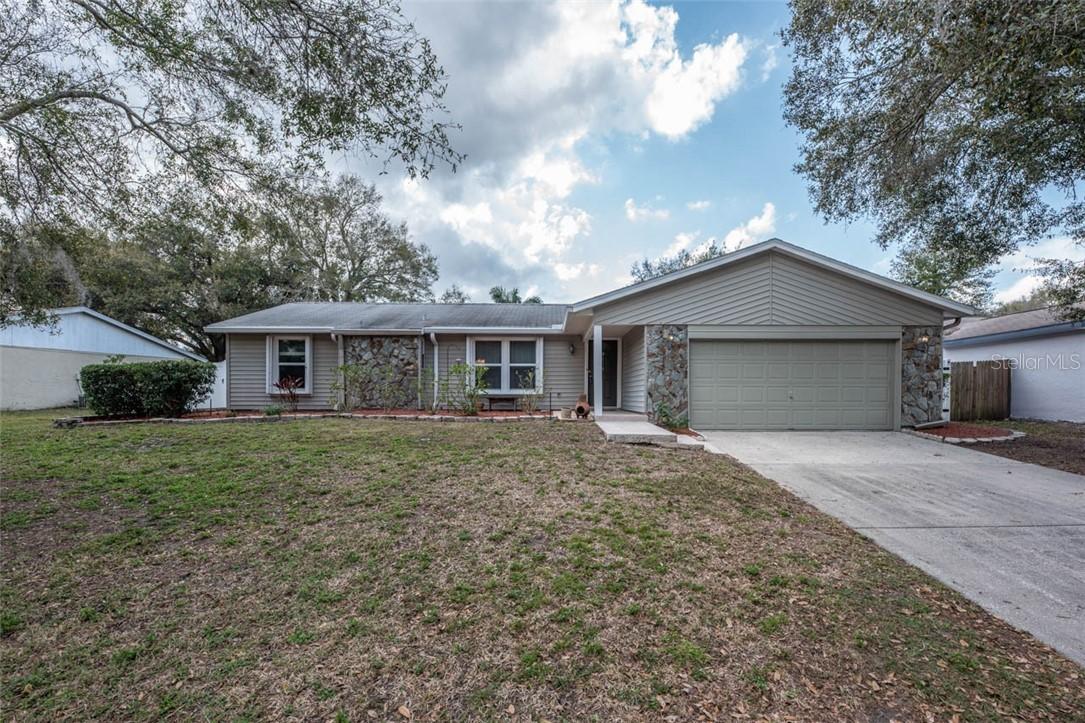 1328 Rustling Oaks Dr., Brandon, FL 33510