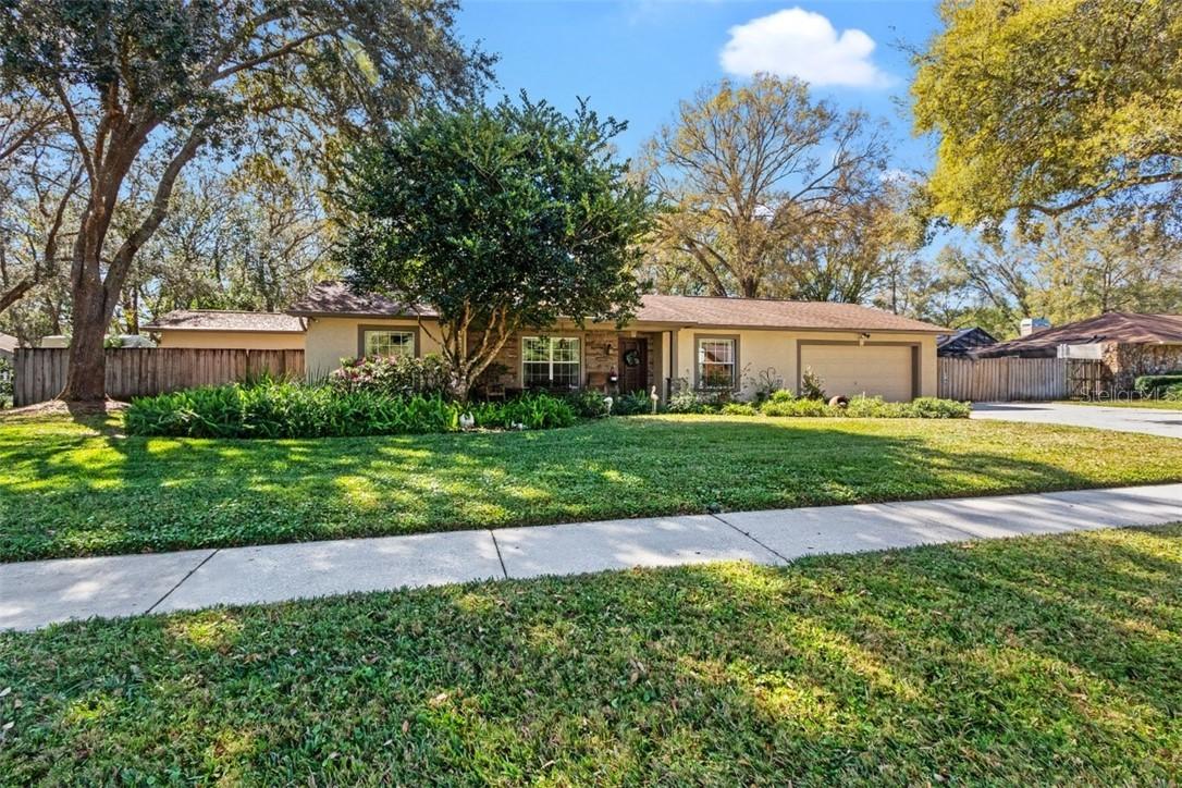 2513 Regal Oaks Ln., Lutz, FL 33559